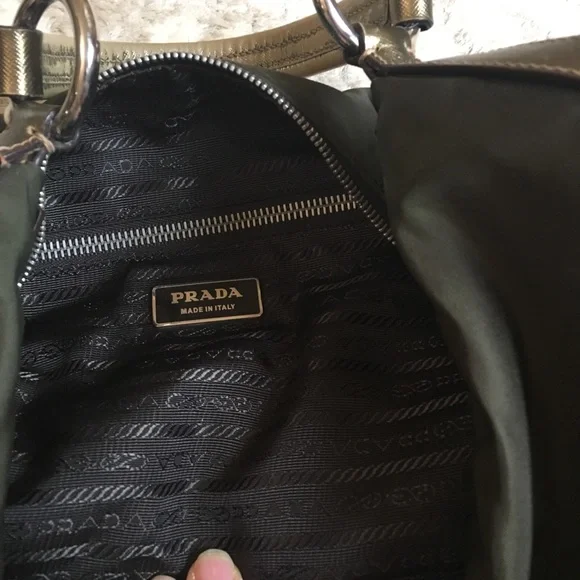 - Authentic beautiful Prada shoulder bag - Picture 8 of 8